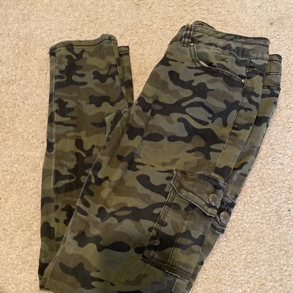 Juniors discount camo joggers